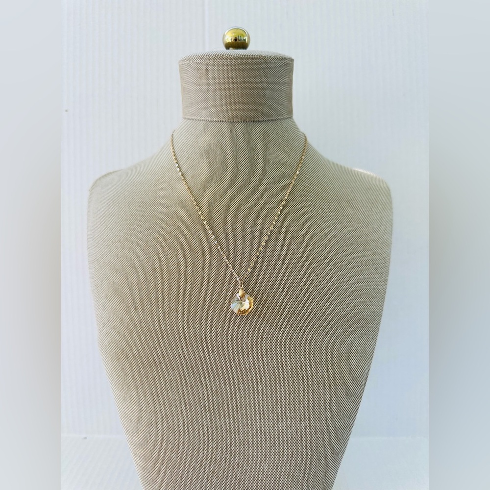Elegant Gold Tone Necklace with Crystal Pendant Champagne/Light Amber - Picture 2 of 12